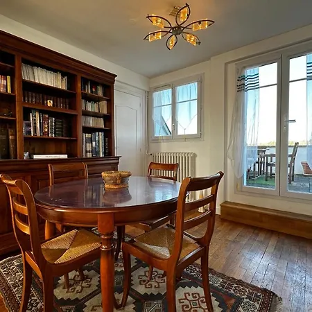 Апартаменти Beautiful With Terrace - Loire View